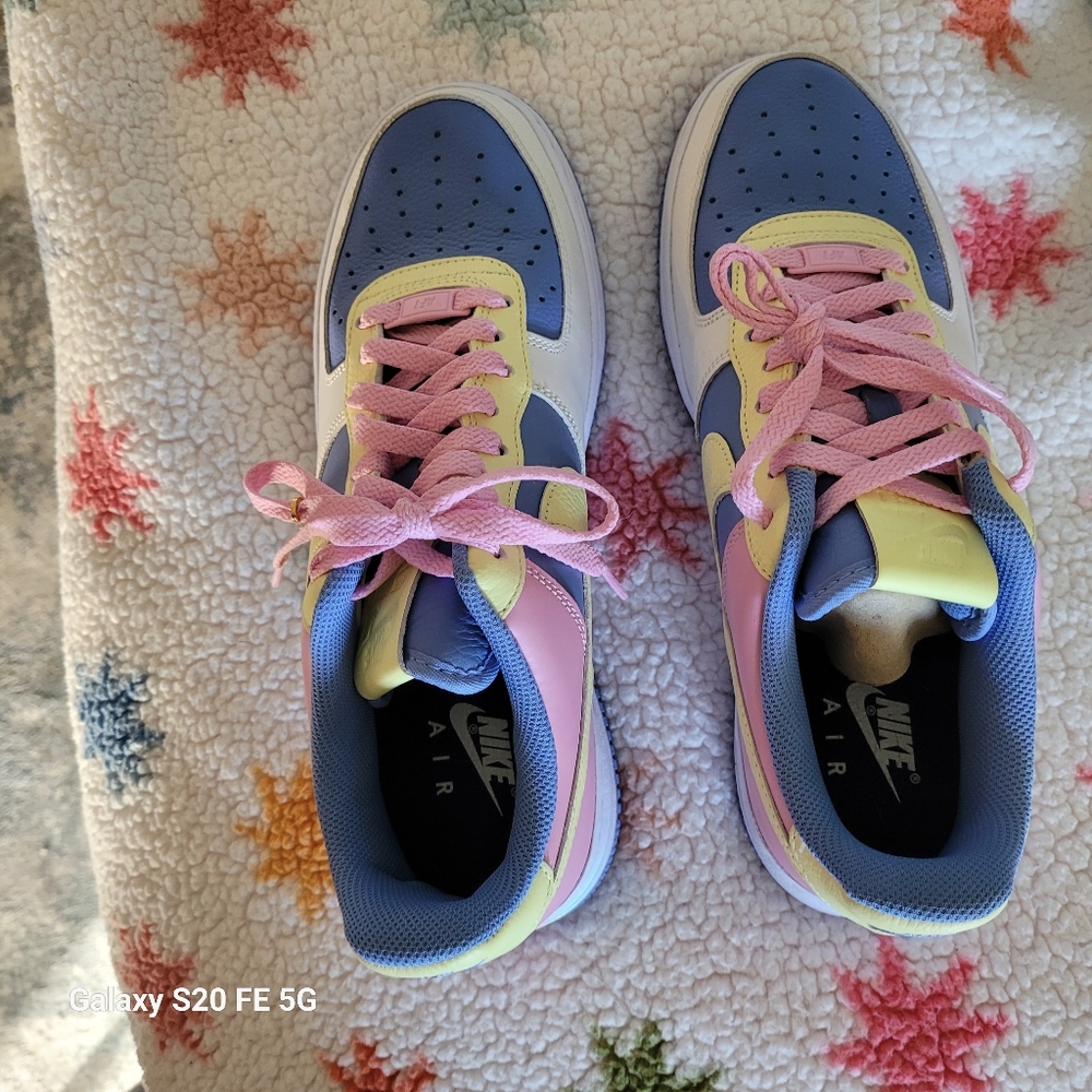 Nike Air Shoes Sz 11 Pink,yellow and Periwinkle